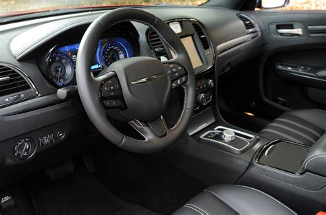 2016 Chrysler 300S: Edgier elegance - WHEELS.ca