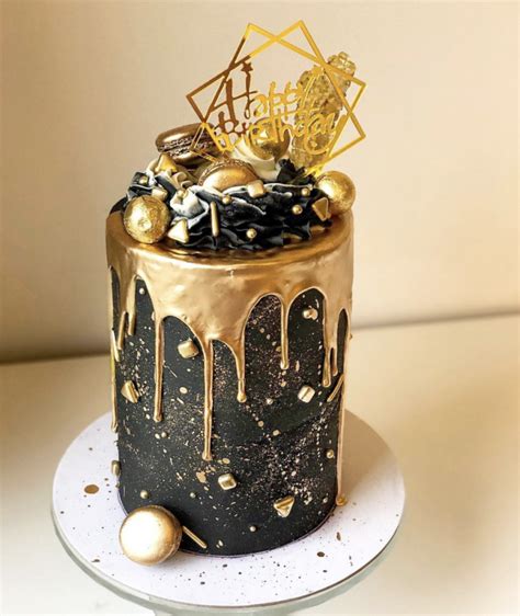 10 Festive New Year's Cake Ideas - Find Your Cake Inspiration