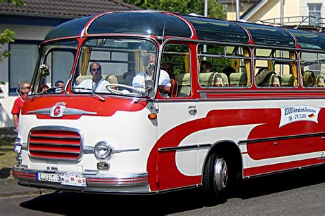 ファイル:Setra-Bus mit Panoramafenstern.jpg - Wikipedia