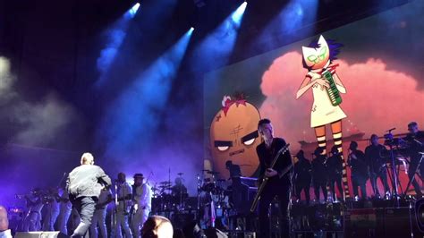 GORILLAZ - (CHICAGO) HUMANZ TOUR 2017 - YouTube