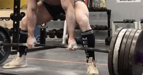 Why You Should Be Pulling Sumo Deadlifts From a Deficit | BarBend