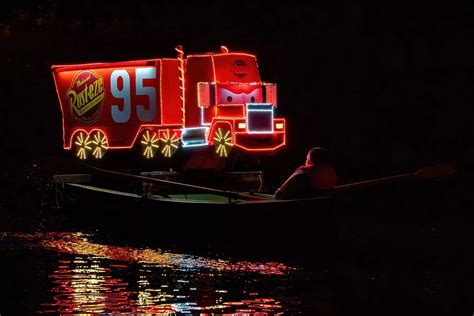 Spectacular Illuminations light up Matlock Bath - Derbyshire Live