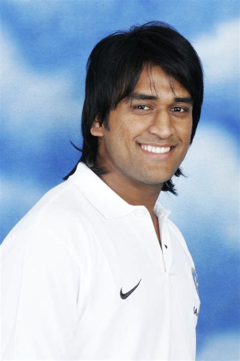 Mahendra Singh Dhoni Photos - Mahendra Singh Dhoni Photo Gallery | Veethi