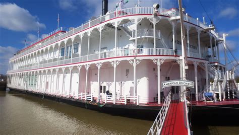 Mississippi River cruise photos: American Queen Steamboat Co.