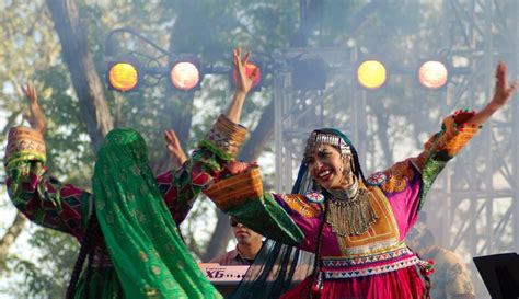 Saneens: Afghan Dresses Beautiful Traditional New style Clothing