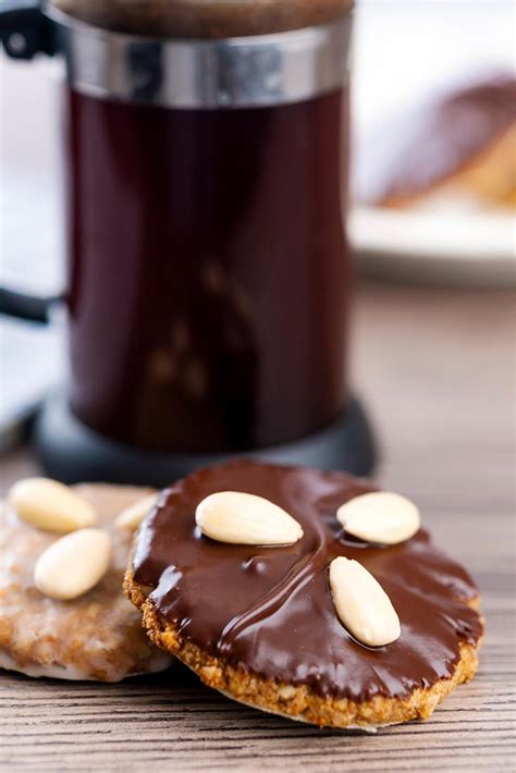 German Elisen Lebkuchen Recipe - The Belly Rules The Mind