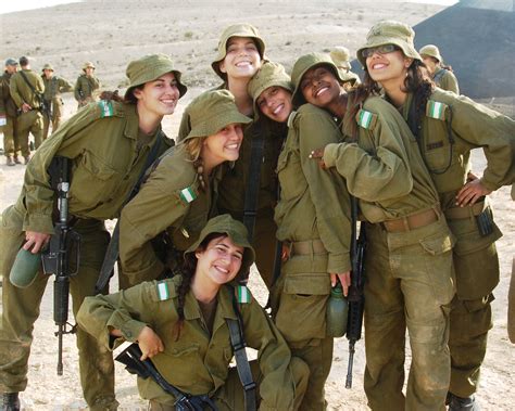 File:Flickr - Israel Defense Forces - Female Soldiers Take a Break in the Desert Sun.jpg ...