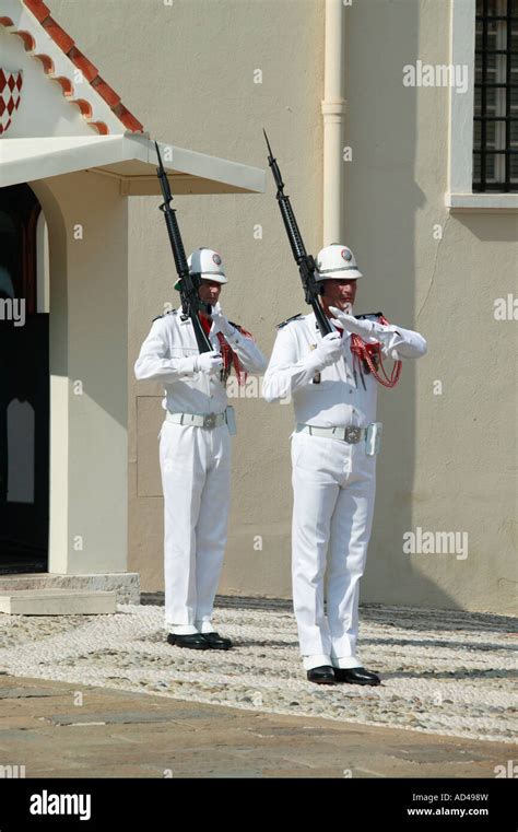 Guards at the palace of Monaco, Palais du Prince Stock Photo - Alamy