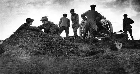 WW1 pictures: Powerful images show full horror of life in the trenches ...