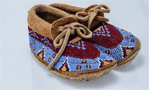 Pin by The Sundance Gallery on Native American Beadwork | Native american beadwork, Bead work ...