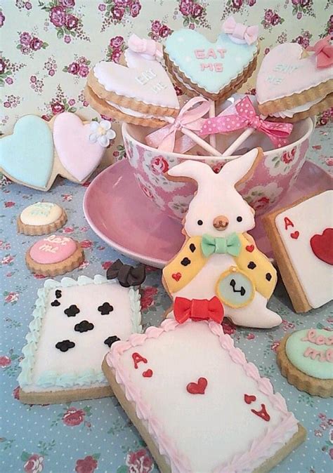 22 Best images about Alice in Wonderland Cookies on Pinterest | Mad ...