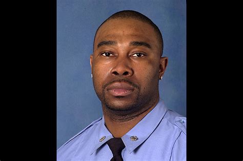 FDNY EMT suffers fatal heart attack on duty in the Bronx: officials