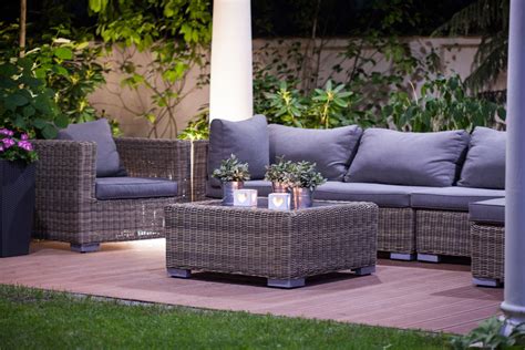 18 Ideas for an Outside Living Room Design | Extra Space Storage