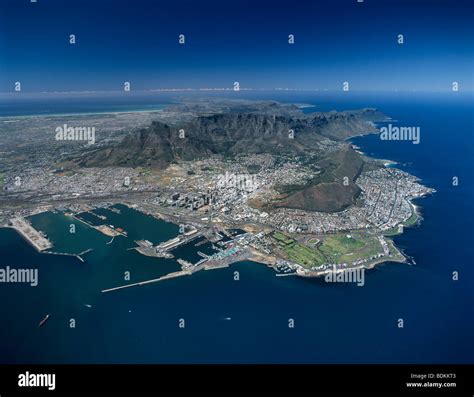 South Africa, aerial view of Cape Town with Table Mountain Stock Photo - Alamy