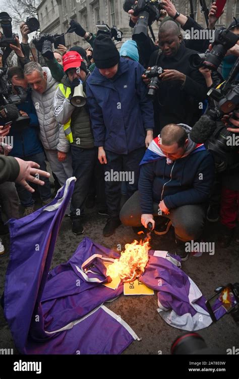 Flag burn hi-res stock photography and images - Alamy