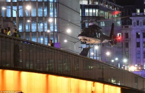 SAS 'Blue Thunder' unit lands helicopter on London Bridge | Daily Mail Online
