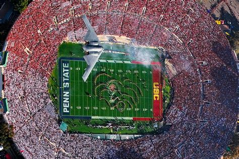 Mark Holtzman's B-2 Bomber Rose Bowl Flyover Photo in a Sports ...