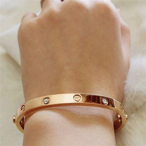 Replica Cartier bracelet is carefully designed | Wholesale Replica ...