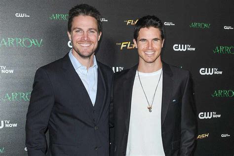 Watch Arrow and The Flash stars Stephen and Robbie Amell in Code 8 ...