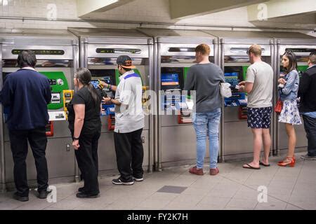 Metrocard Vending Machine, Subway Station, NYC Stock Photo: 72628863 ...