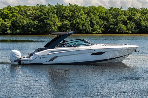 2019 Cruisers 338 Bowrider Power Boat For Sale - www.yachtworld.com