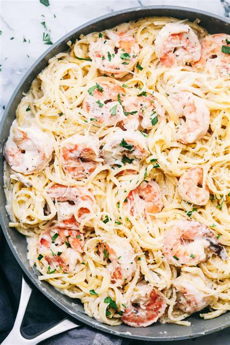 Creamy Garlic Shrimp Alfredo Pasta – The Recipe Critic Shrimp Recipes ...