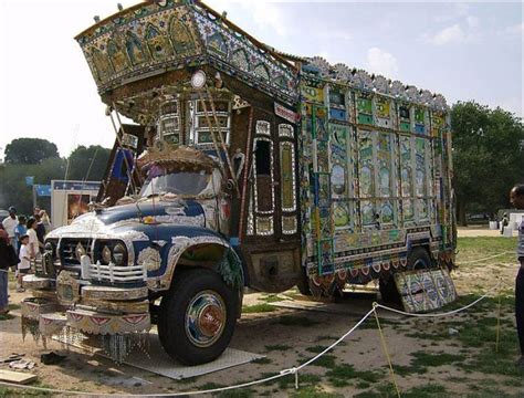 Weird Truck Art in Pakistan (23 pics)