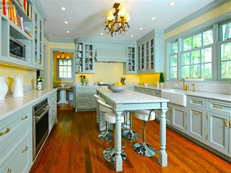 French country kitchen yellow blue | Hawk Haven