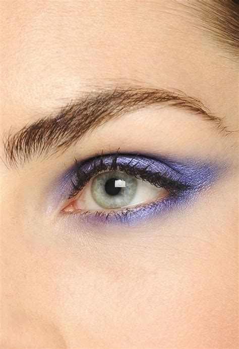 Makeup Tips — How to Wear Purple Eye Makeup (for Green Eyes)