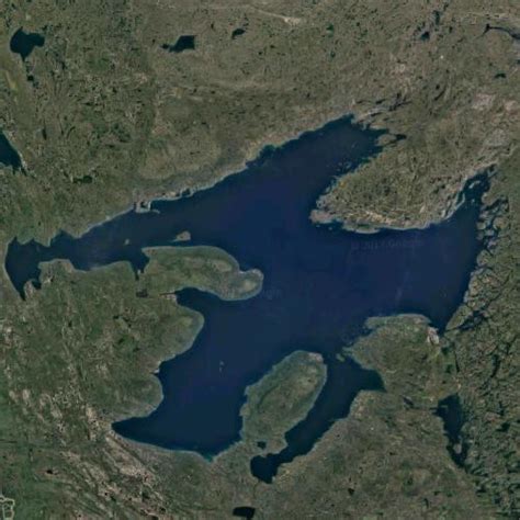 Great Bear Lake - Largest lake entirely in Canada in Great Bear Lake ...