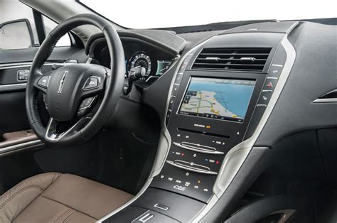 2014-lincoln-mkz-hybrid-interior-center-stack - FinanceFeeds