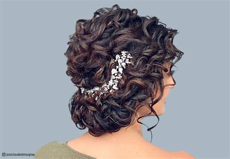 18 Stunning Curly Prom Hairstyles for 2019 - Updos, Down Do's & Braids!