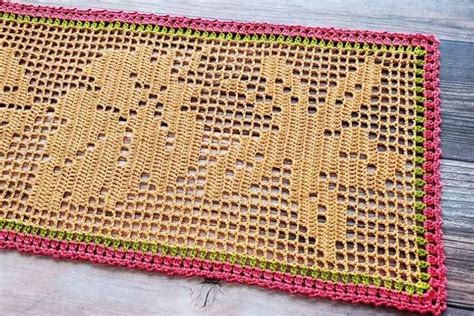 How to Crochet Fall Leaves Table Runner