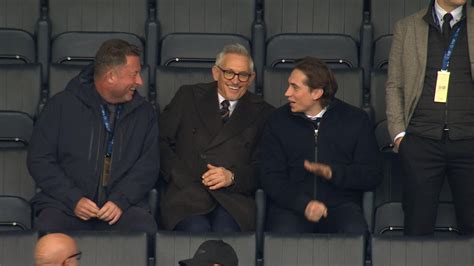 Gary Lineker BBC row: Presenter arrives at Leicester City stadium ...