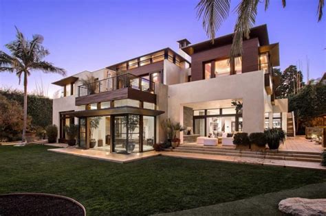 Celebrity Homes in Pacific Palisades