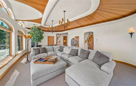 This Incredible Oregon Home Is Filled With Tons Of Custom Handcrafted Wood Carvings