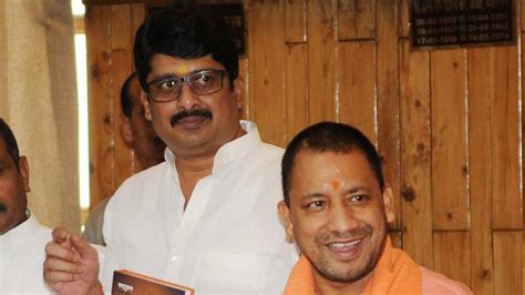 Raghuraj Pratap Singh (Raja Bhaiya) Biography, Age, Caste, Family, Wife, Poltical Career, Height ...