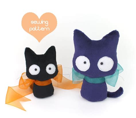 PDF sewing pattern Scaredy Cat stuffed animal 2 sizes plush