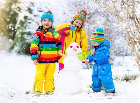 Building a Snowman jigsaw puzzle in People puzzles on TheJigsawPuzzles.com