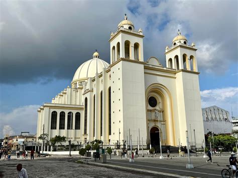 El Salvador: San Salvador – Metropolitan Cathedral – Travel2Unlimited