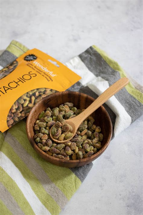 Wonderful Pistachios No Shells: Honey Roasted Pistachios and Chili Roasted Pistachios Review ...