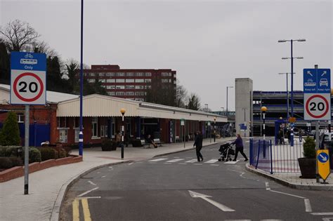 High Wycombe Railway Station © Peter Trimming :: Geograph Britain and Ireland