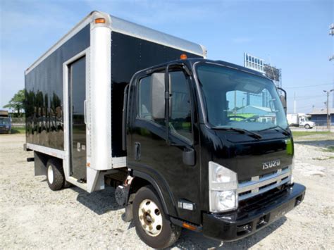 2010 Isuzu NPR 16FT Box Truck Diesel Automatic Side Door Clean in and OUT