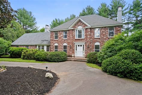 Weston, MA Real Estate - Weston Homes for Sale | realtor.com®