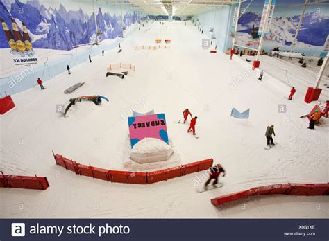 Indoor Skiing Manchester High Resolution Stock Photography and Images - Alamy