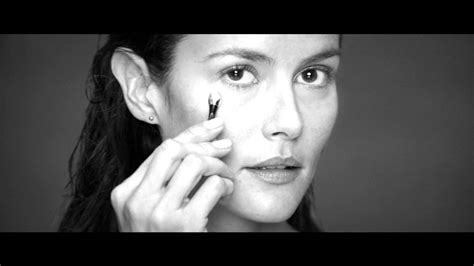 The Eye Concentrate Ritual by La Mer - YouTube