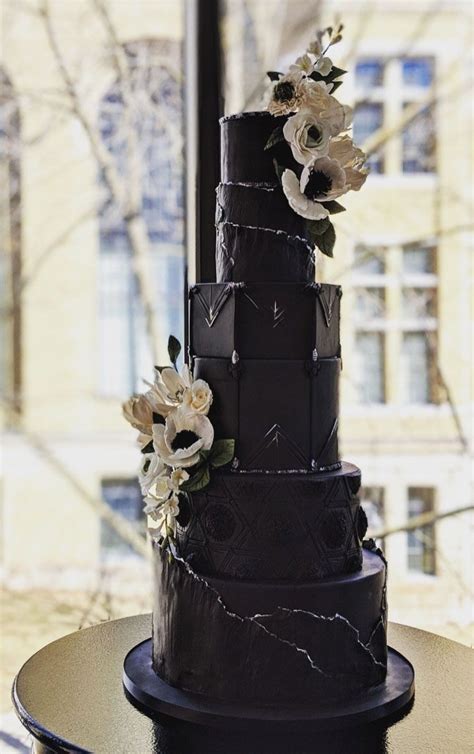 35 Breathtaking black wedding cakes for eternal couple | Gothic wedding cake, Black wedding ...