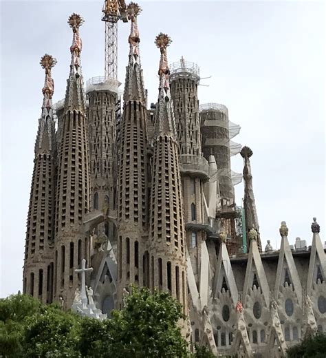 sagrada-familia-construction - Points with a Crew