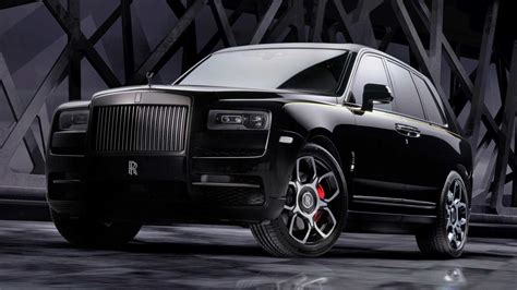 Rolls-Royce Cullinan Black Badge, el deseo se pinta de color negro