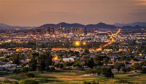 Premium Photo | Phoenix Arizona skyline at sunset